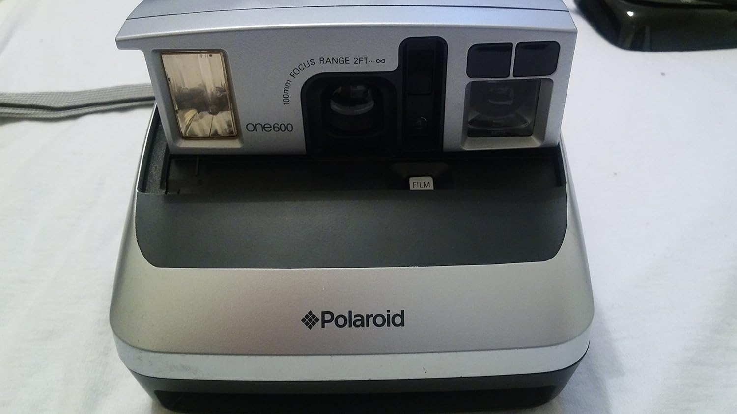 One 600 Ultra Instant Film Camera V5027