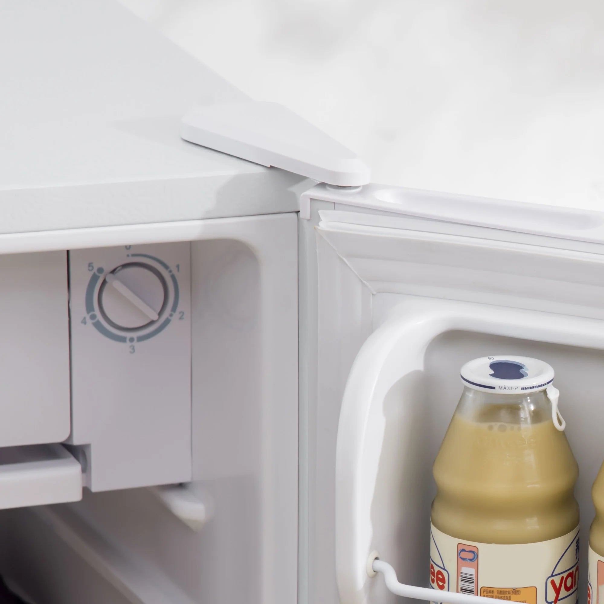 White 3.2 Cu.Ft Mini Fridge with Freezer G626977