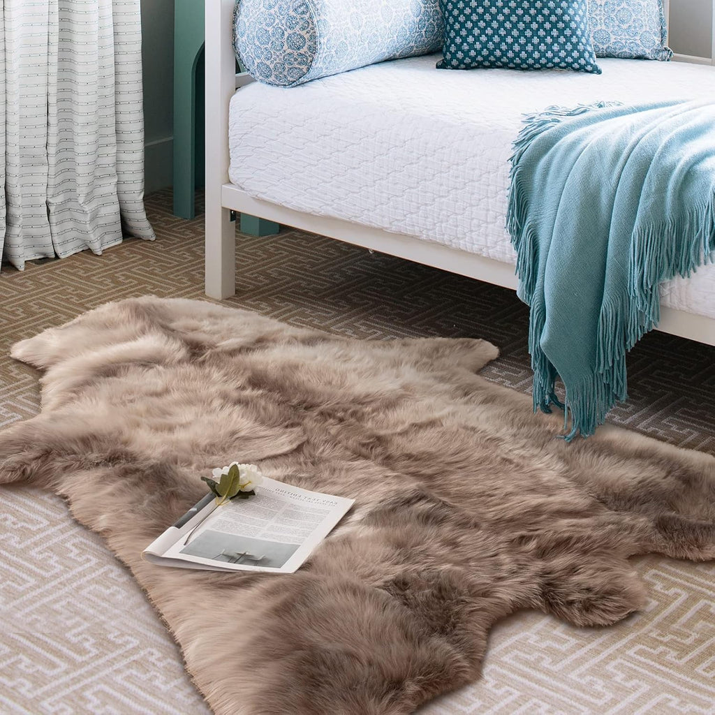 Brown 4ft x 5ft Faux Fur Area Rug Z806