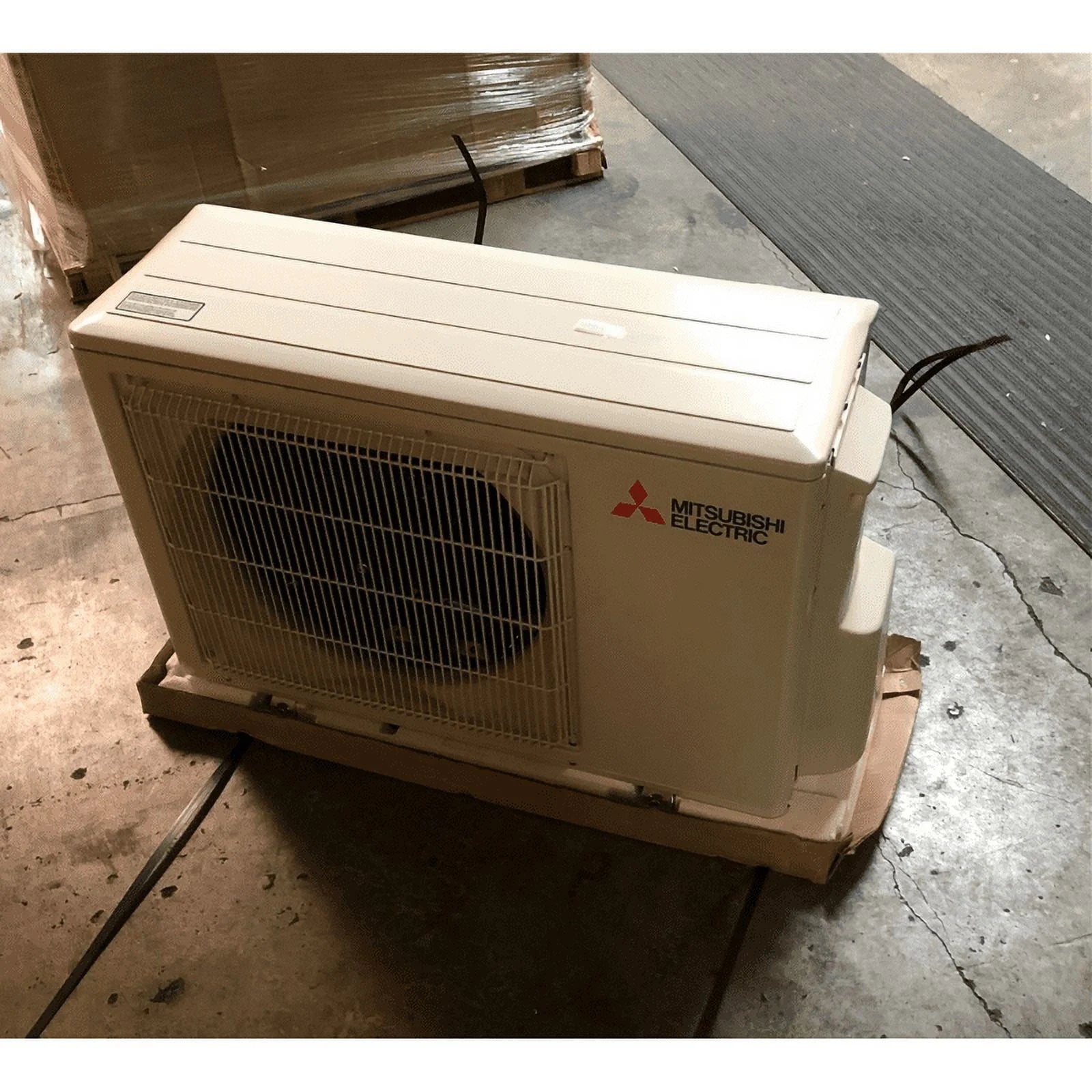 9000 BTUH Heat Pump Unit with 17.0 SEER Z3816