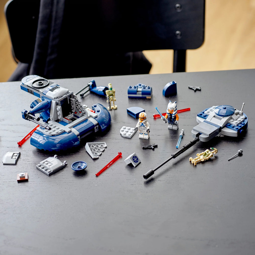 Armored Assault Tank (AAT) 75283 Building Toy Set (286 Pieces) Y9373