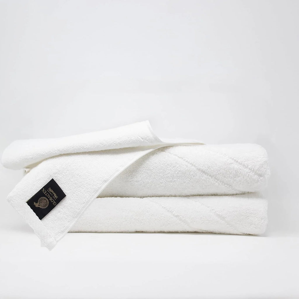 White 2 Pcs Bath Towel N756